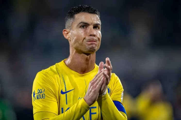 Ronaldo bị Liên đoàn bóng đá Ả Rập Saud triệu tập khẩn